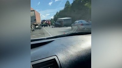 Видео последствий крупного ДТП на трассе М-5 в Челябинской области
