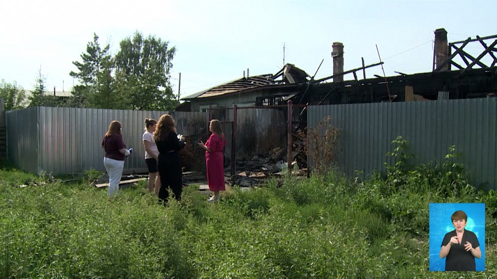 Остались без крыши из-за соседей