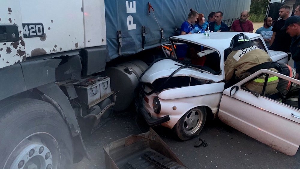 Автомобиль сбил ребёнка на пешеходном переходе