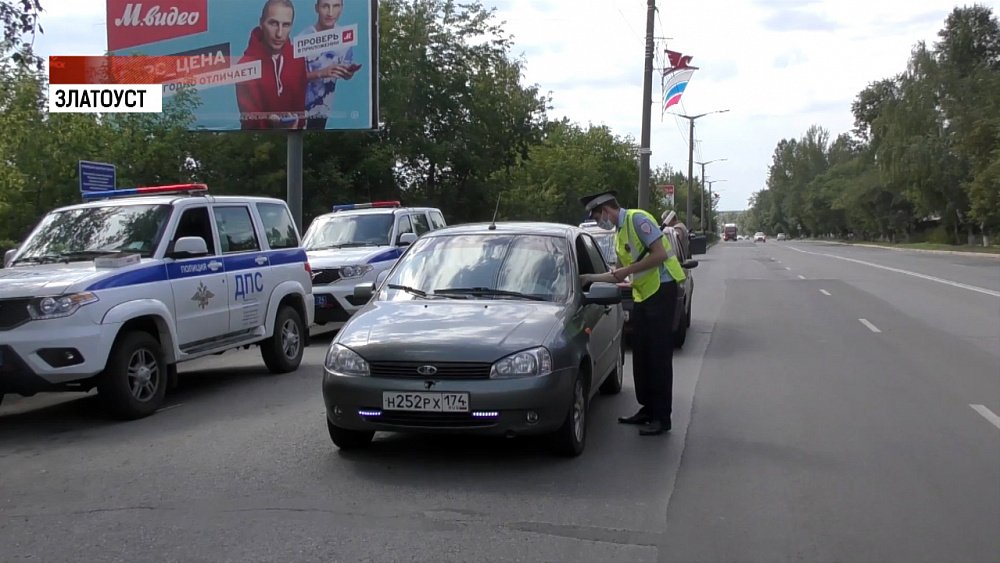 Автоинспекторы предупреждают водителей о мошенничестве