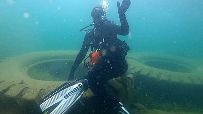 Генеральную уборку на дне Тургояка сняли на видео