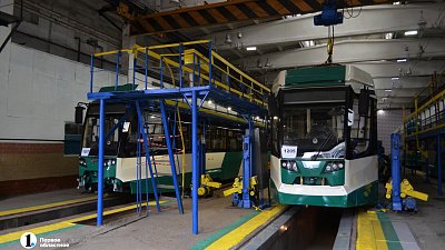 В Челябинск прибыли восемь новых трамваев