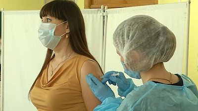 В Челябинске педагоги вакцинируются к началу учебного года