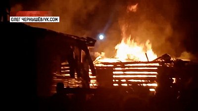 Мужчина обворовал горевший дом