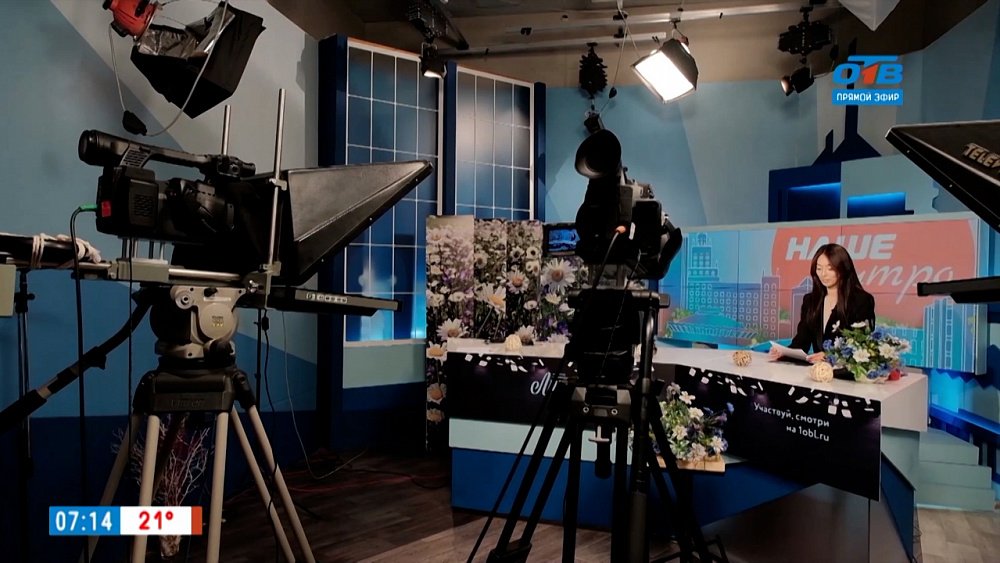 Пробы в телестудии в сюжете «Мастер-класс для финалистов проекта «Лица-3»