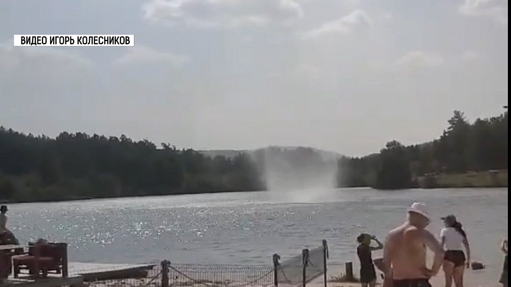 Смерч на пляже в Миассе