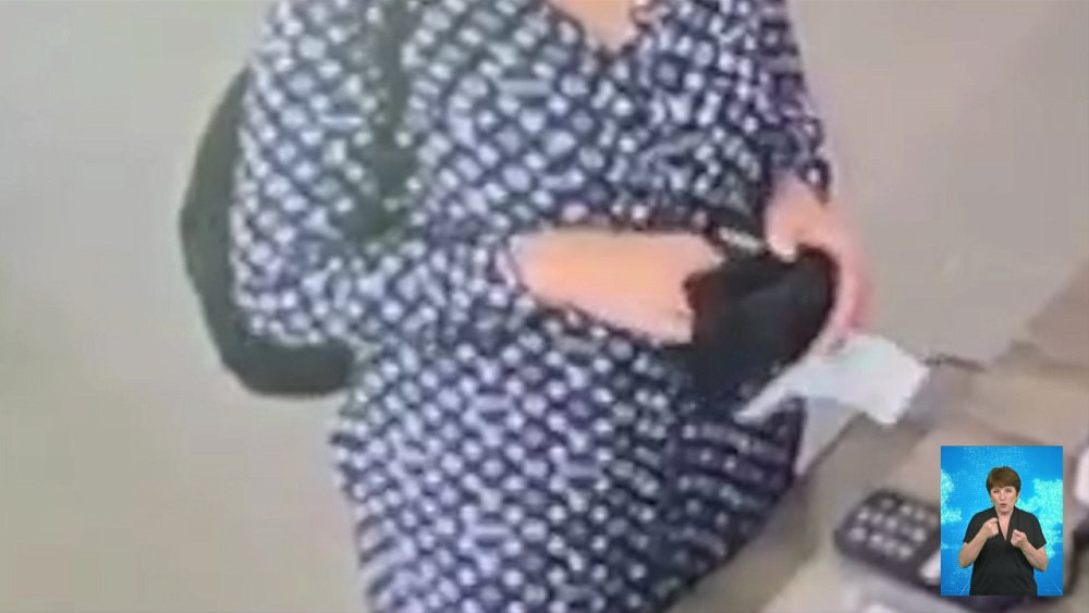 Женщина обманула продавца