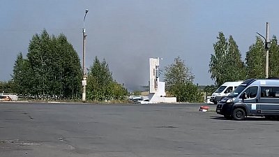 Лесной пожар подобрался к аэродрому ЧВВАКУШа: видео очевидца