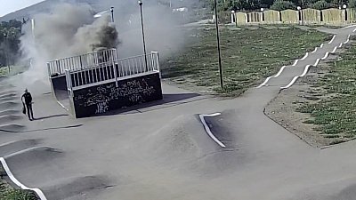 Поджог рампы в сквере Высоцкого расследует полиция