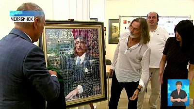 Челябинск получил картину Никаса Сафронова