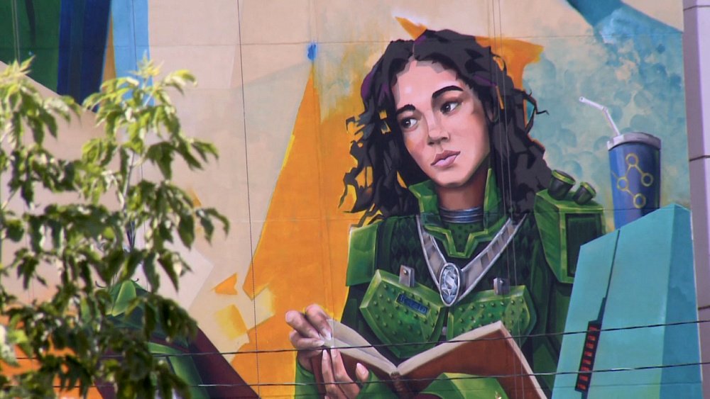 В Миассе закончили рисовать мурал