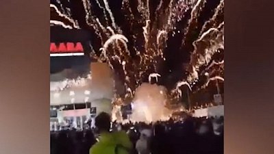 В Копейске искры праздничного салюта попали в зрителей