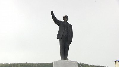 Памятник Ленину в южной части Миасса разваливается