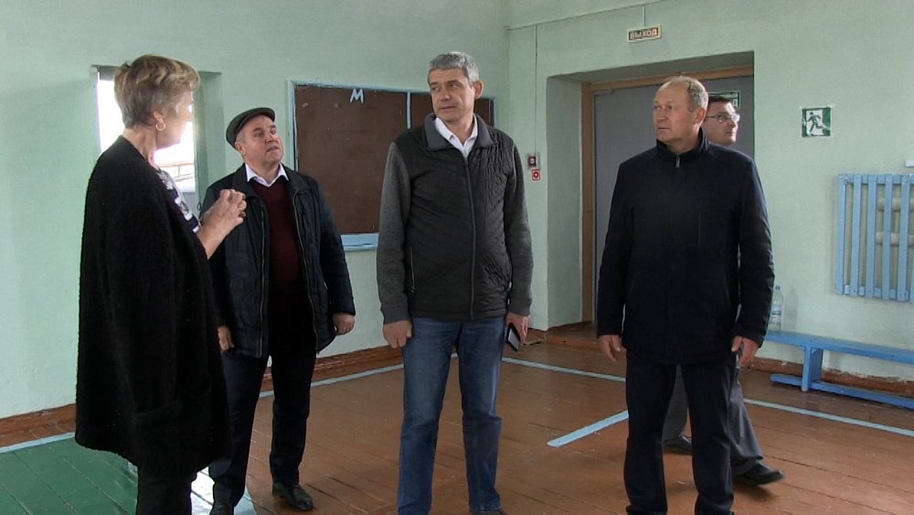 Григорий Тонких проверил благоустройство с. Черновское