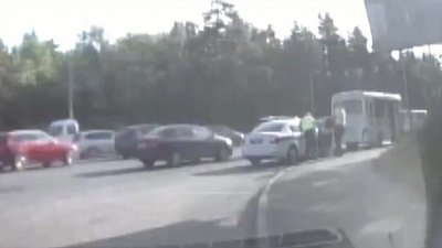 Полицейские спасли беременную девушку