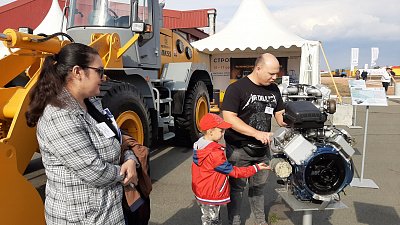 На аэродроме Калачево проходит всероссийская выставка спецтехники «СтройДорЭкспо»