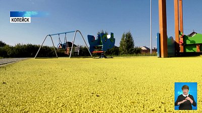 В Октябрьском открыли детскую площадку