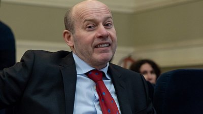 Суд привлек Олега Колесникова в качестве соответчика по долгам аптеки «Классика»