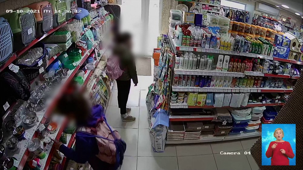 Дети обокрали зоомагазин