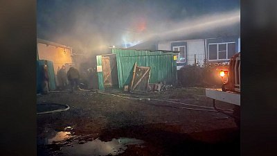 Сотрудники ДПС спасли пенсионерку на пожаре в селе Халитова Челябинской области