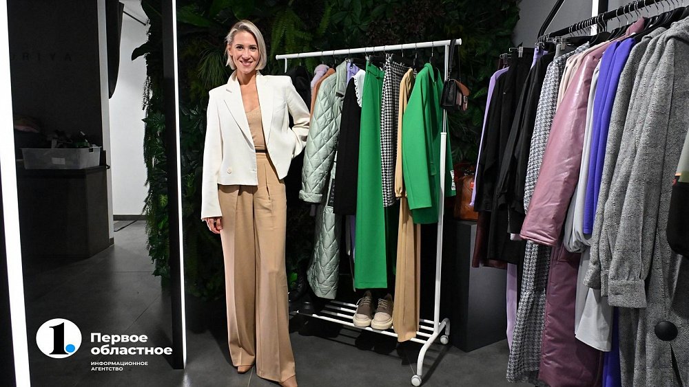 «Из 12 вещей можно составить 50 разных комплектов»: стилист — о капсульном гардеробе