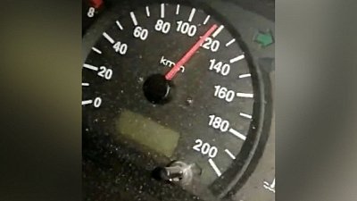 Челябинец без прав разбился на угнанном автомобиле