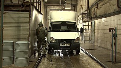 В троллейбусном депо развернули пункт обработки транспорта