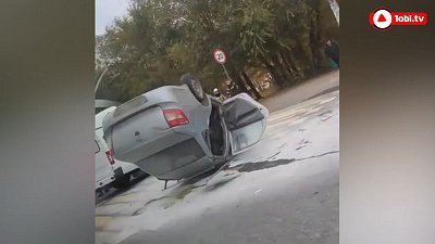 В Челябинске ДТП с опрокидыванием машины попало на видео