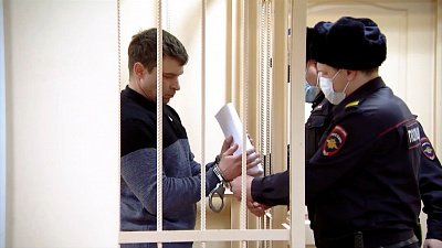 Бывшего полицейского за взятки оставили в СИЗО