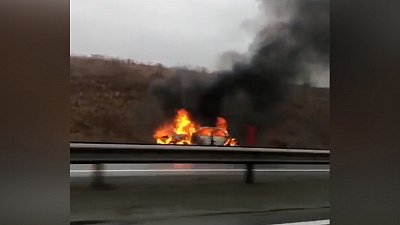 Автомобиль загорелся на трассе в Челябинской области