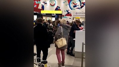 В Челябинске на ночь закрыли аэропорт из-за снегопада