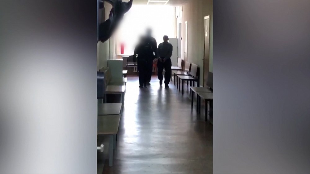 Педофилу, напавшего на девочку, оставили в СИЗО