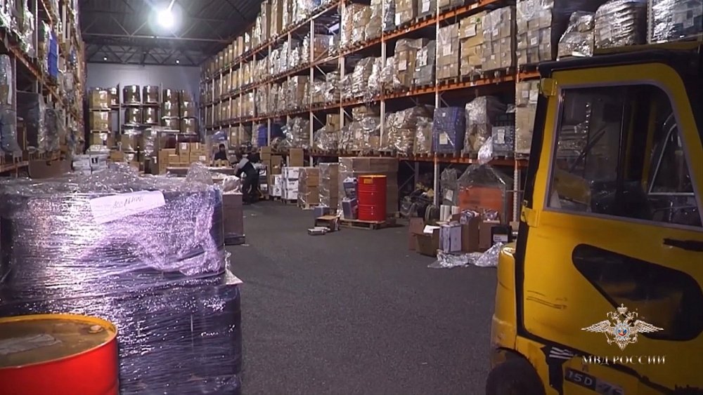 Поймали ОПГ, изготавливающую поддельные автомасла