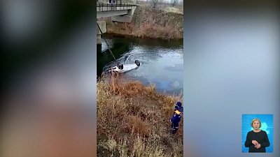 Машина упала с моста в Магнитогорске