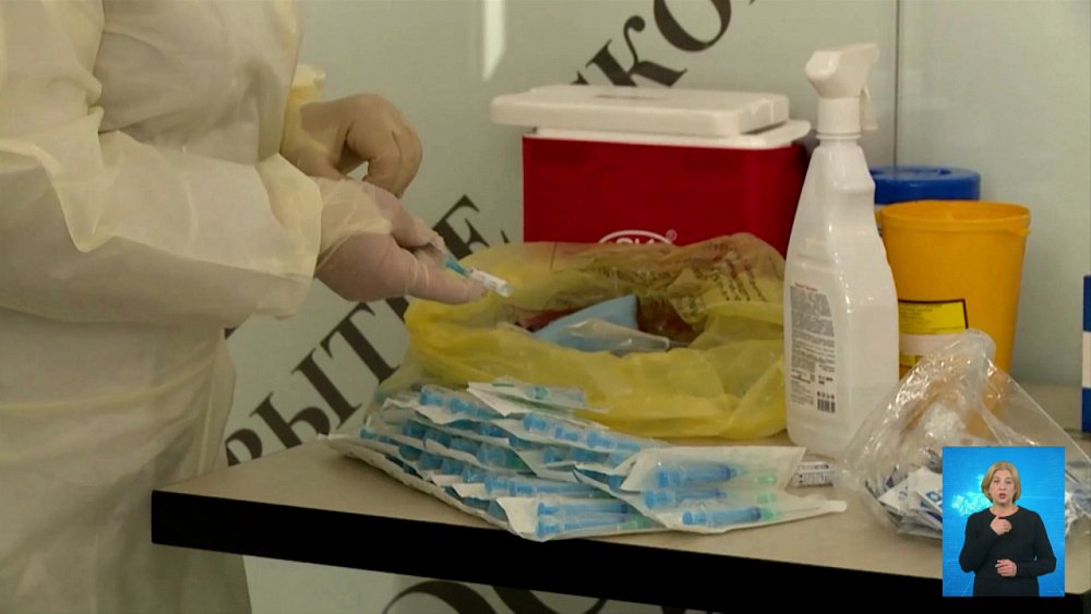 Пункты вакцинации работают в ТРК