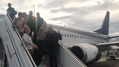 Борт со львом Симбой и леопардом Евой приземлился в Танзании