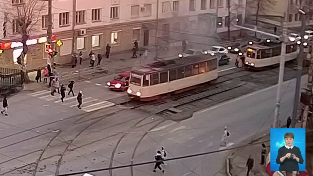 Трамвай с пассажирами загорелся на ходу