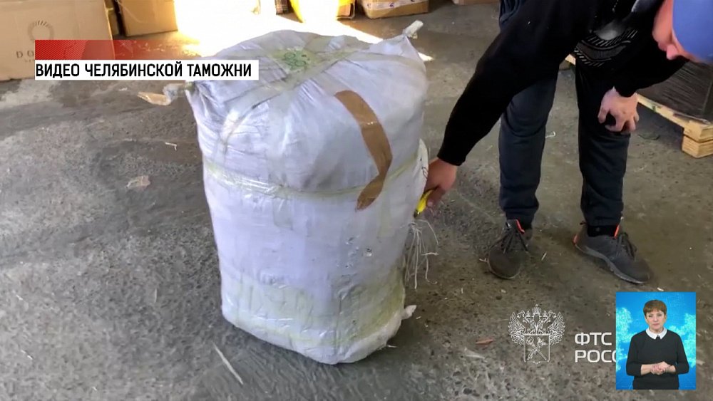 Грузовик с контрафактом остановили на таможне