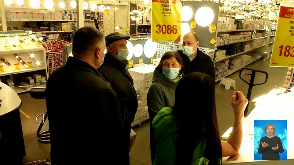 В Челябинске проверяют наличие масок