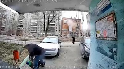 В Челябинске неизвестный мужчина напал на ребенка