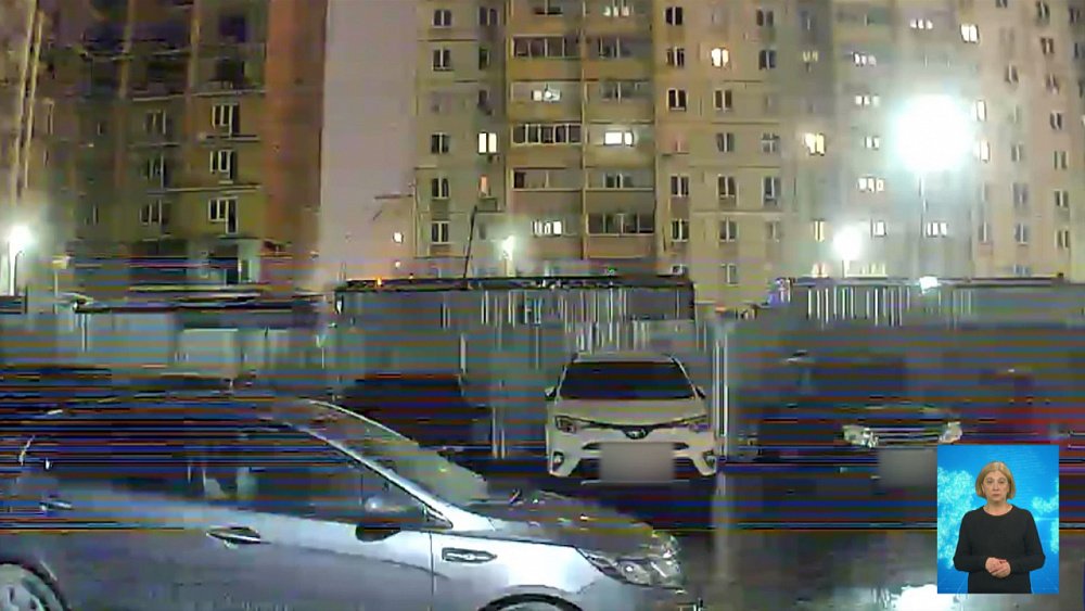 Челябинку спасли от смертельного падения