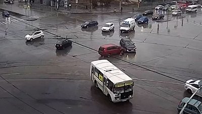 В Челябинске произошла авария с маршрутным такси