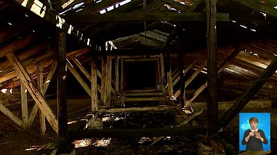 В Копейске загорелась крыша общежития