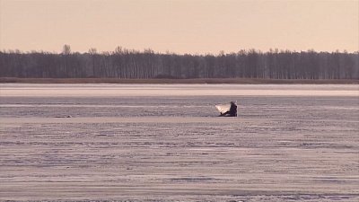 Как выбраться из ледяной воды?