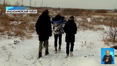 Трое школьников спасли утопающего друга