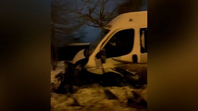 В Челябинске маршрутное такси вылетело на обочину