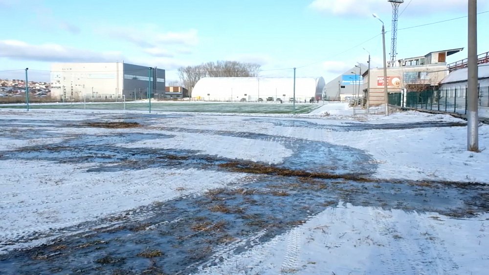 В Миассе готовят катки