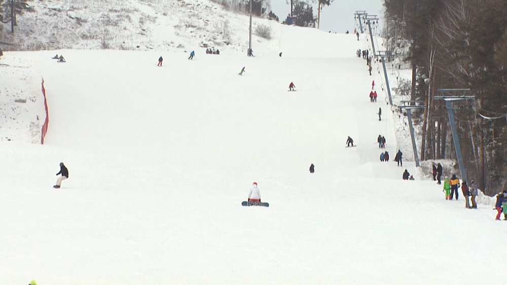 Сборная России по сноуборду тренируется в Миассе