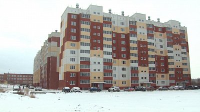 Жительница Миасса получила ключи от новой квартиры