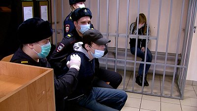 В Челябинске убийца младенца устроил истерику из-за видеосъемки в зале суда В Челябинске убийца младенца устроил истерику из-за видеосъемки в зале суда